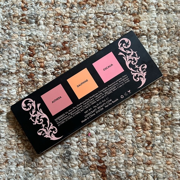 Lovecraft Beauty Blush Palette NWT - Picture 2 of 3